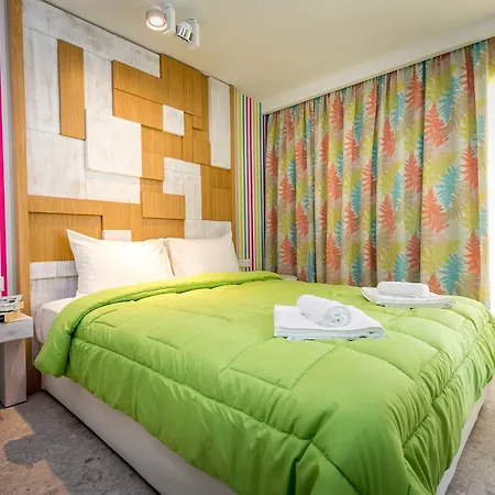 Hotel The Elegant *