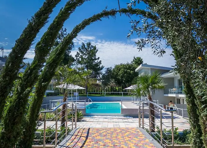 The Elegant 酒店 *