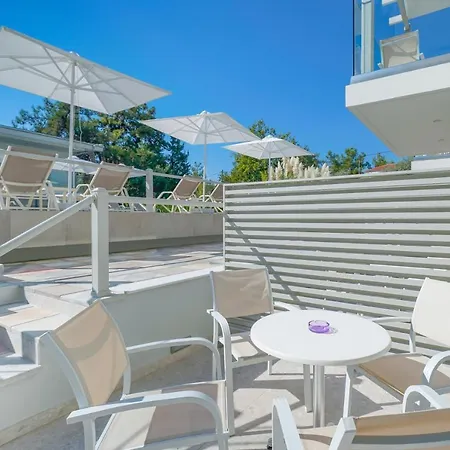 The Elegant ホテル