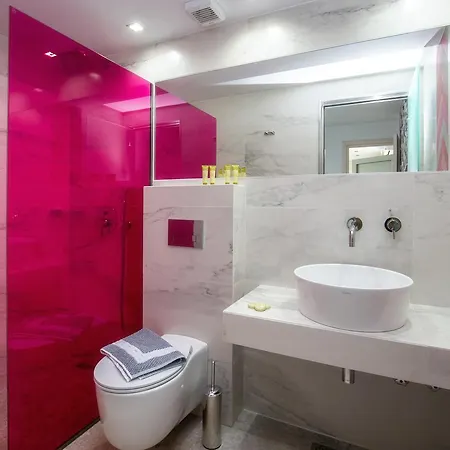 The Elegant * ポトス