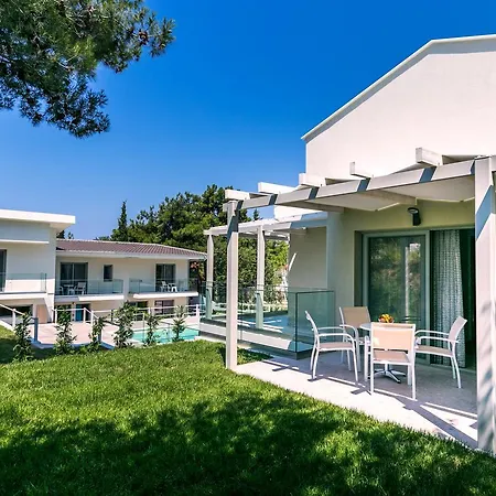 ホテル The Elegant