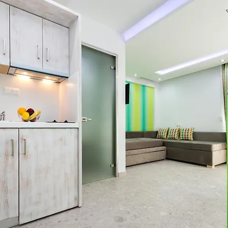 ホテル The Elegant *