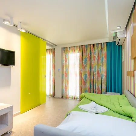 The Elegant Hotel *