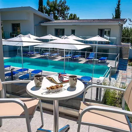 ホテル The Elegant