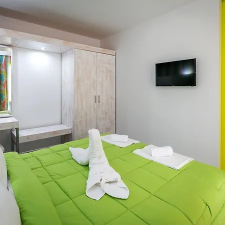 The Elegant Hotel *