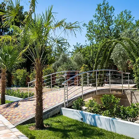 The Elegant ホテル